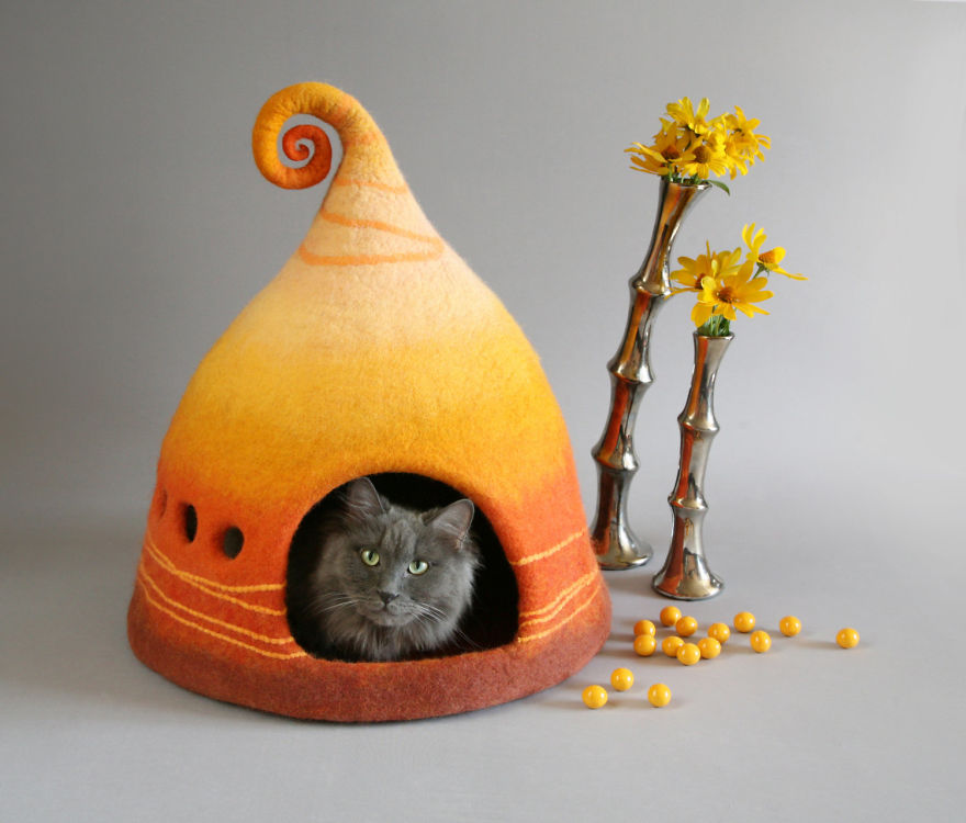 fairytale-houses-for-cats-12